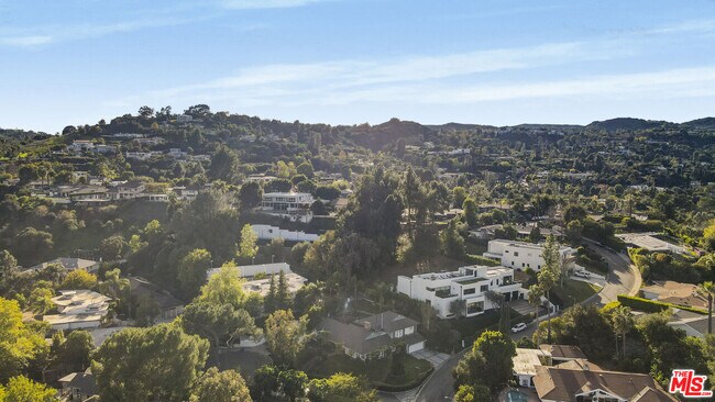 Building Photo - 3690 Crownridge Dr