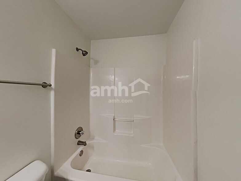 Building Photo - 92 Brookvalley Crossing