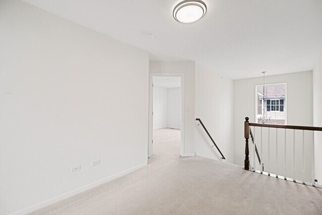 Building Photo - 4426 Monroe Ct