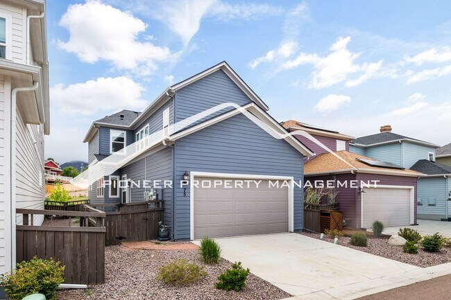Building Photo - 4 bed, 3.5 bath home in Gold Hill Mesa with AC and 2 Car Garage