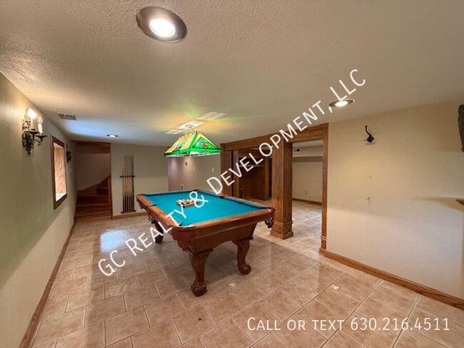 Building Photo - 4120 N Overhill Ave