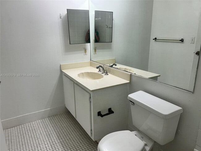 Building Photo - 7601 E Treasure Dr