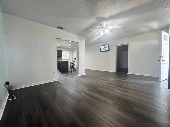 Building Photo - 719 N Lavon Ave