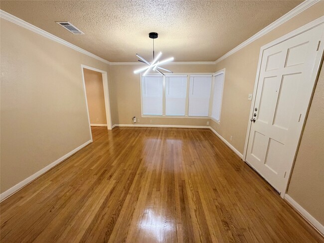 Building Photo - 6520 Weslayan St