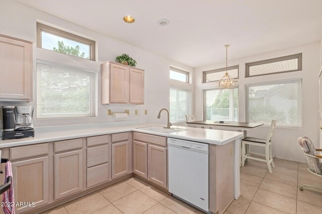 Building Photo - 14113 W Robertson Dr