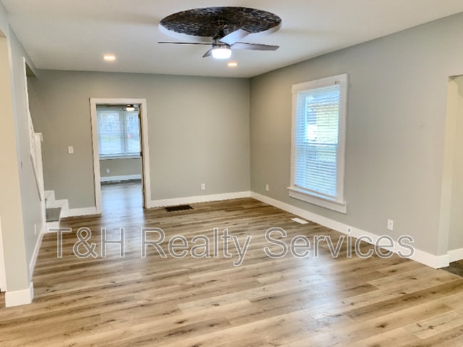 Building Photo - 6155 Broadway St