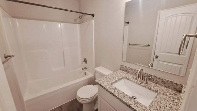 Building Photo - 4 Bed / 2-1/2 Bath Single Family Townhome w/1-Car Garage