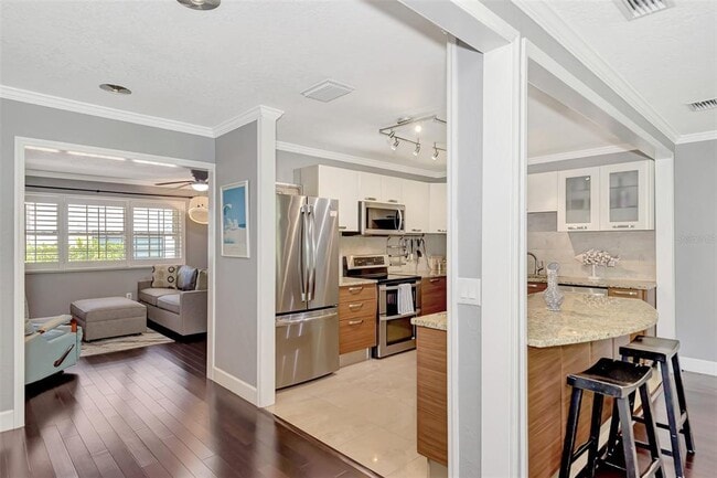 Building Photo - 1894 Loma Linda St