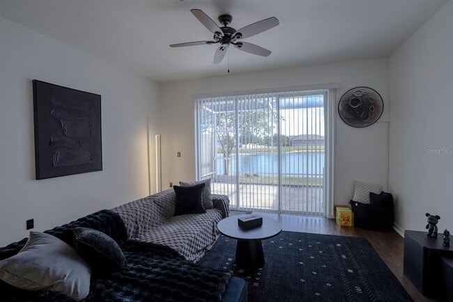 Building Photo - 9136 Hillcroft Dr