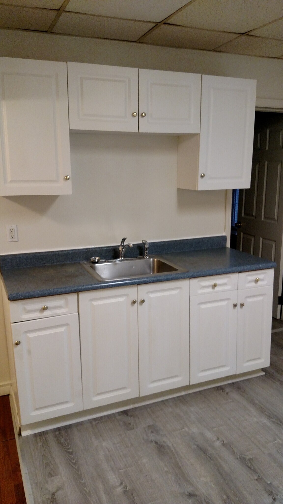 Building Photo - 121 College St