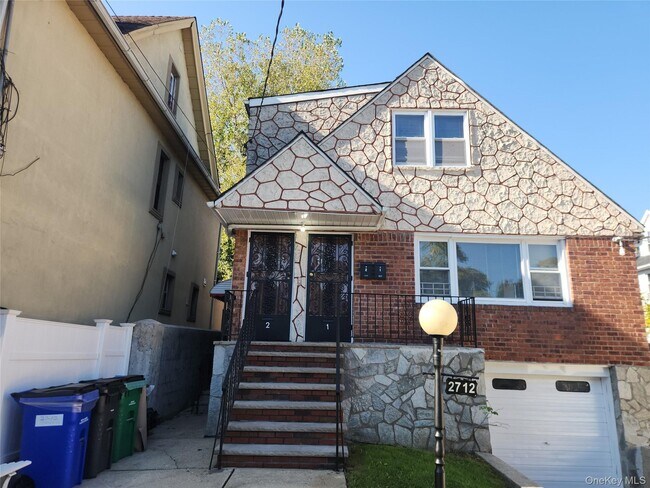 Primary Photo - 27-12 Curtis St