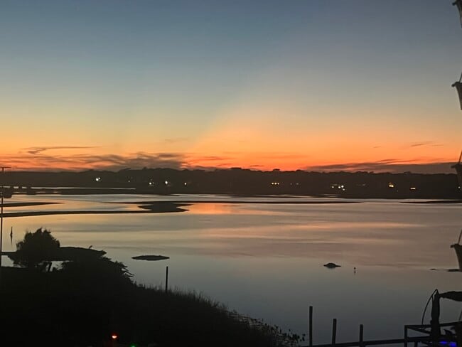 Building Photo - 3825 Sunset Harbor Rd SE