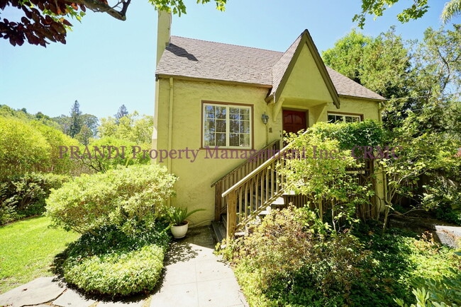 Building Photo - Tudor Gem in Prime Location by Memorial Park