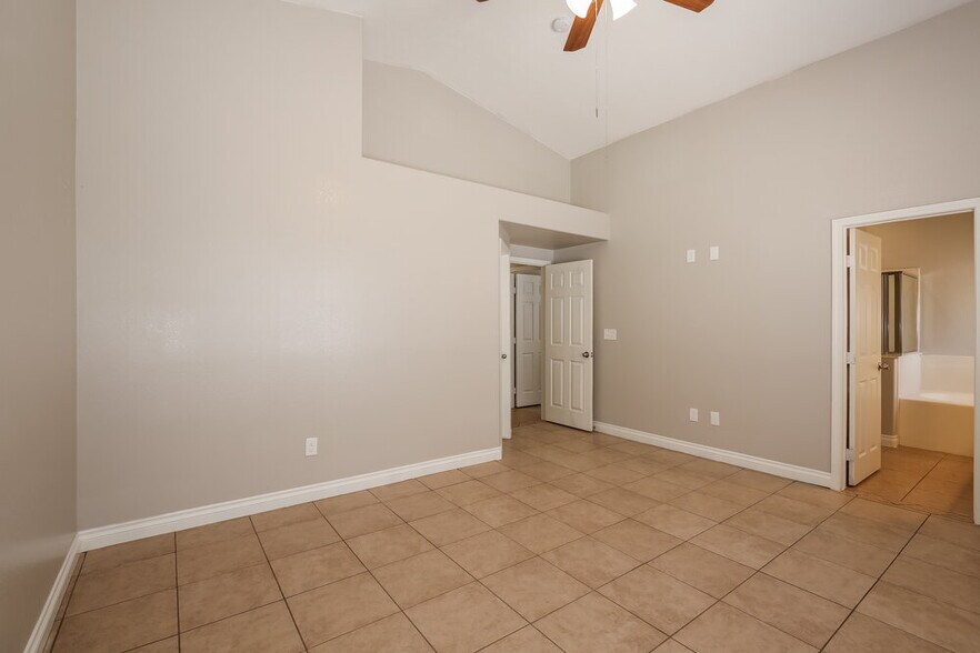 Building Photo - 1536 Knoll Heights Ct