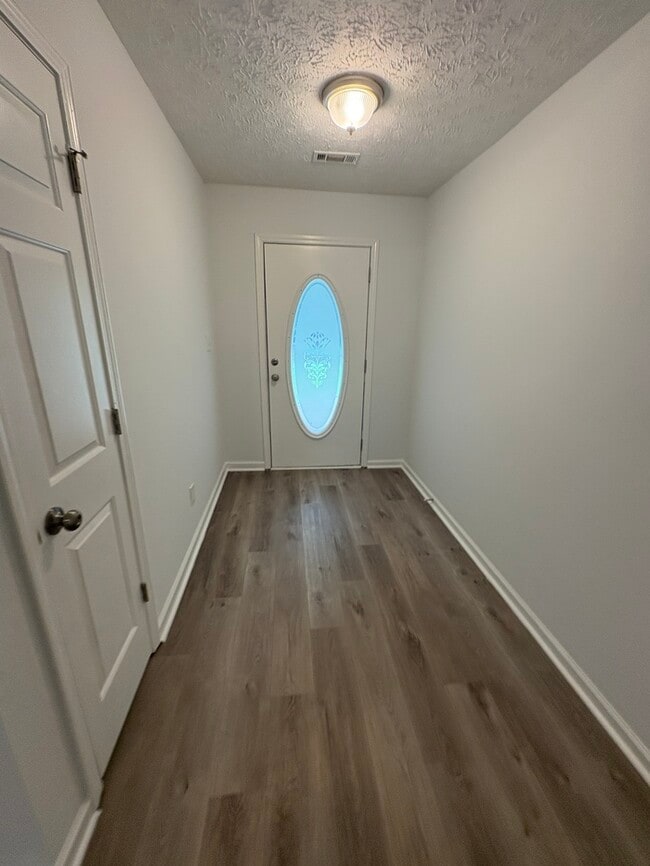 Building Photo - 229 Pebble Creek Dr