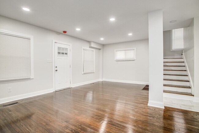Building Photo - 5229 Brookwood Ave