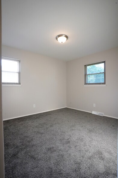 Bedroom 3 - 508 Kent Dr