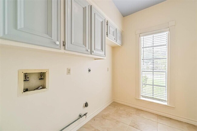 Building Photo - 1410 Osborne Dr