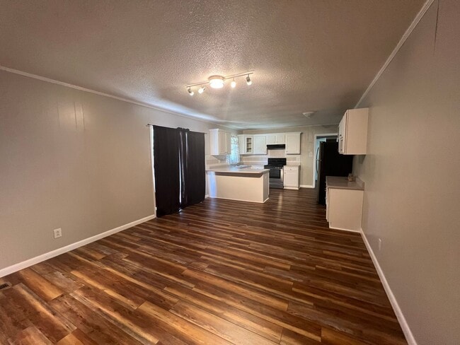 Building Photo - 890 Bedrock Dr