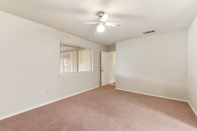 Building Photo - 2602 Orion Dr