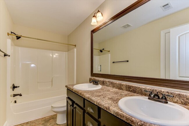 Building Photo - 4215 Windslow Dr