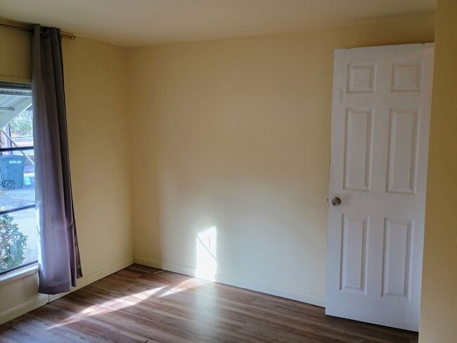 Building Photo - Adorable 1 bedroom one bathroom