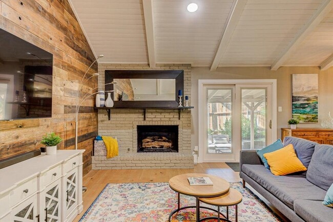 Building Photo - 2713 Bryonhall Dr