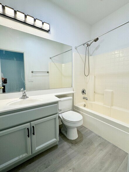 Building Photo - 3078 Tintorera Way