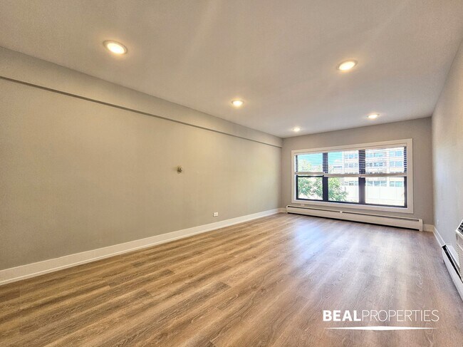Primary Photo - 553 W Stratford Pl
