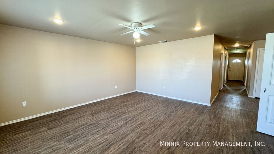 Building Photo - 2413 N Ave O