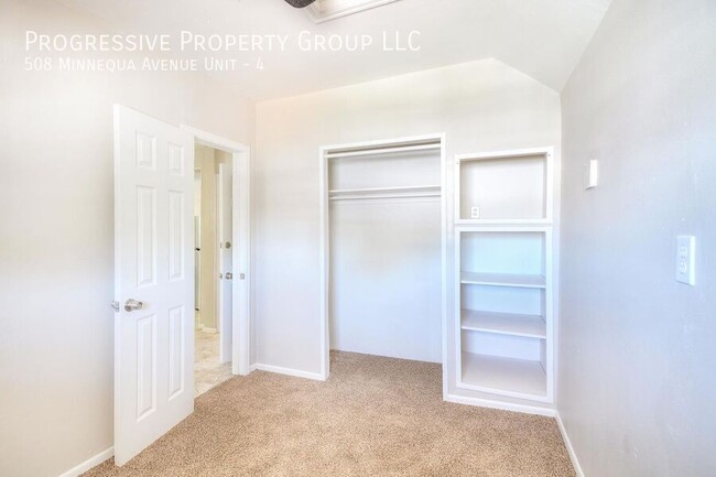 Building Photo - Charming 1-Bedroom Apartment in Pueblo's B...