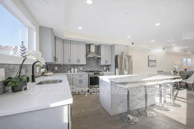 Building Photo - 3552 Warder St NW