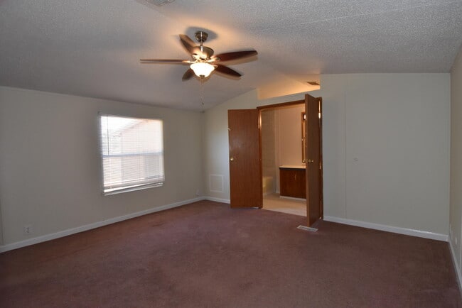 Building Photo - 14780 Gabriela Ln