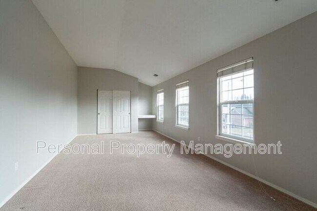 Building Photo - 2014 SW 11th St