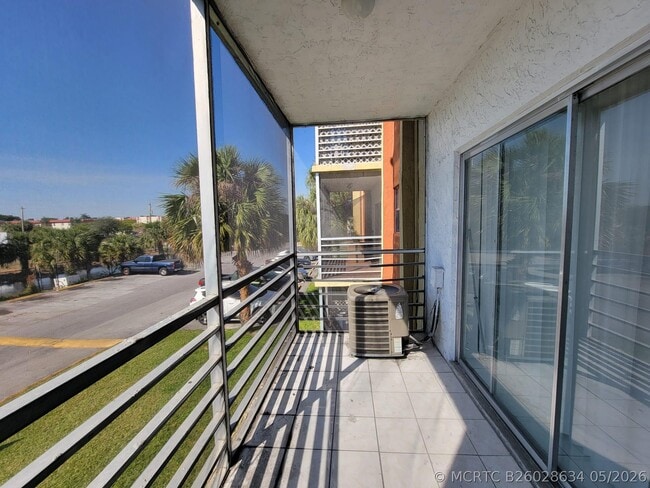 Building Photo - 3700 NW 21st St
