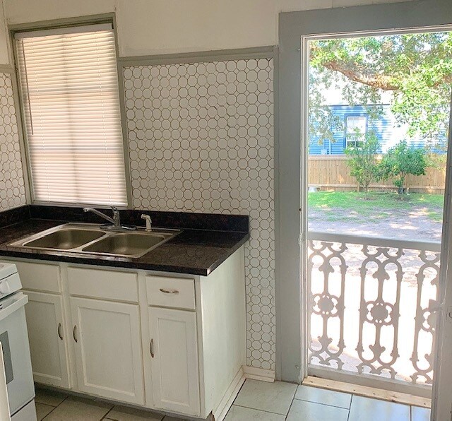 Building Photo - 1800 Dante St