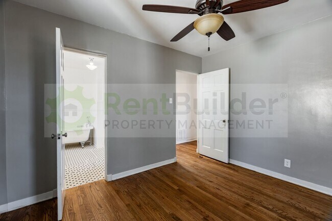 Building Photo - HIPPITY HOPPITY COME LOOK AT THIS PROPERTY!