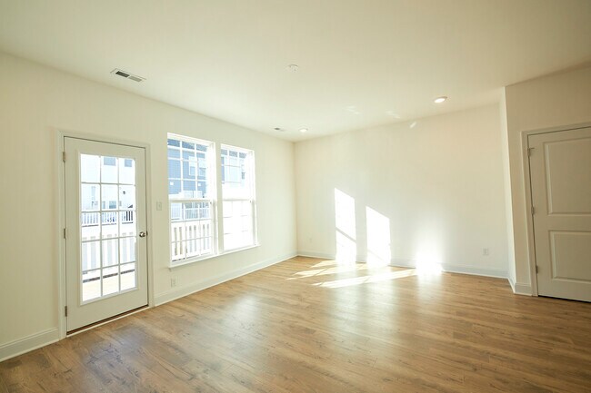 Building Photo - 13868 Randolph Pond Ln