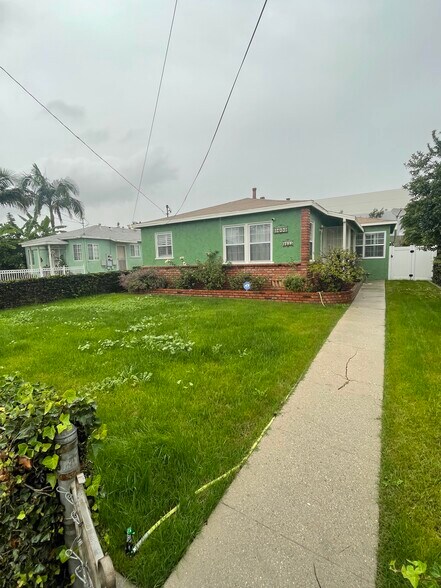 Building Photo - 1631 Del Amo Blvd