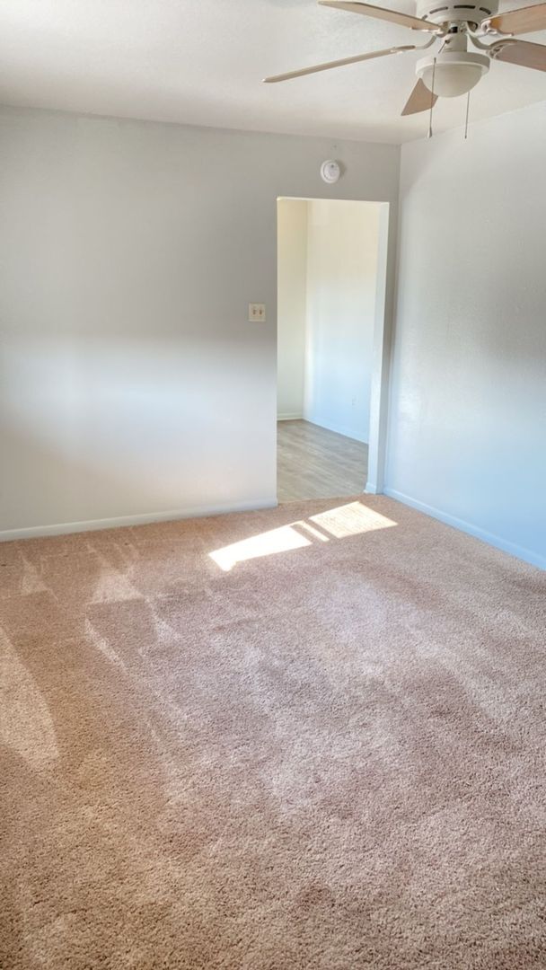 Building Photo - 303 North Dr