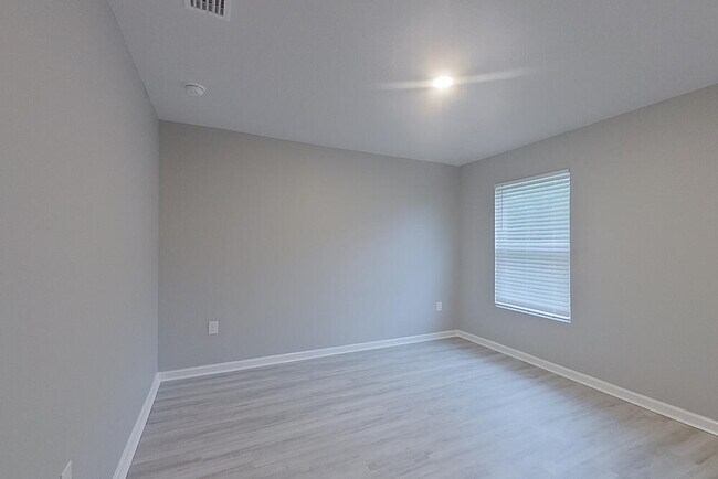 Building Photo - 4694 Malay Cir