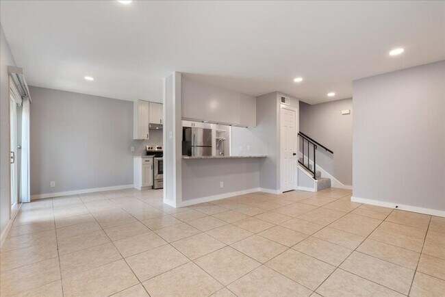 Building Photo - 1703 Coronado Hills Dr