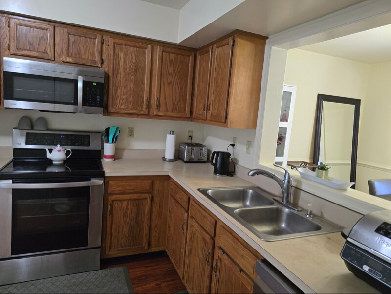 Building Photo - 8703 Hermitage Trace Ct