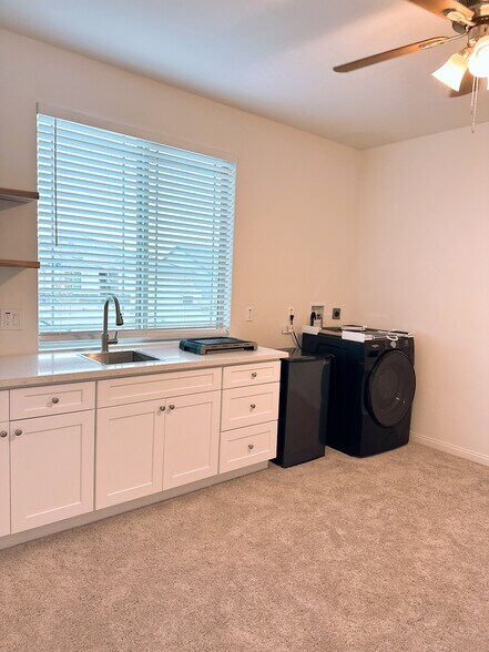 Primary Photo - 4061 Hudson Ln