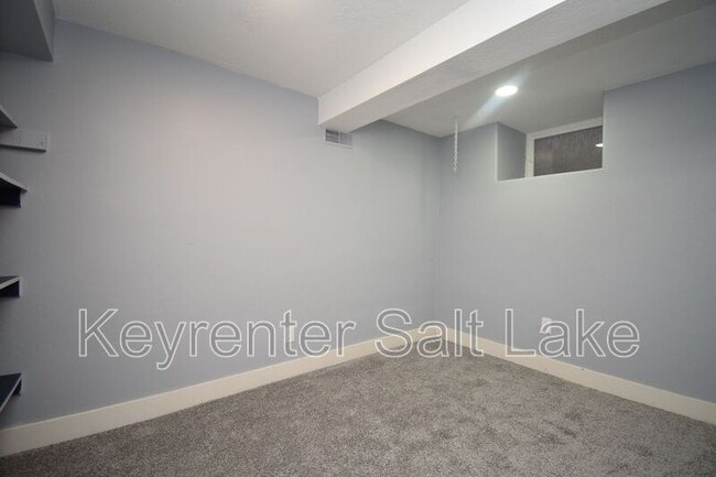 Building Photo - 33 E Cleveland Ave