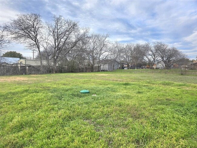 Building Photo - 15208 Spring Hill Ln