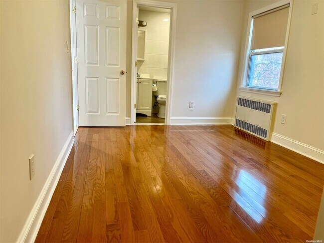 Building Photo - 150-39 21st Ave