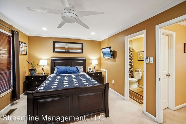 Building Photo - 2 br, 3.5 bath House - 14224 Angelton Terr