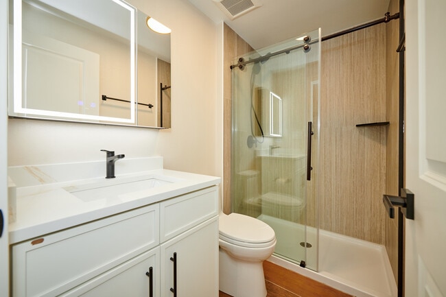 Building Photo - 5200 N Winthrop Ave