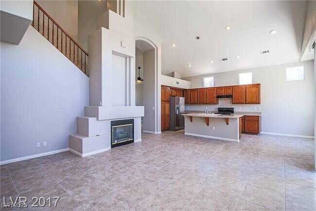 Building Photo - 348 Lakewood Garden Dr